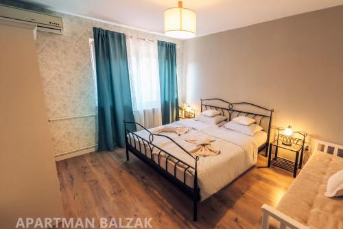 BALZAK 64m2 Free parking i Wi-fi Novi Sad stan na dan smestaj u Balzakovoj na Limanu kod Promenade sa masinom za sudove i ves liftom parking
