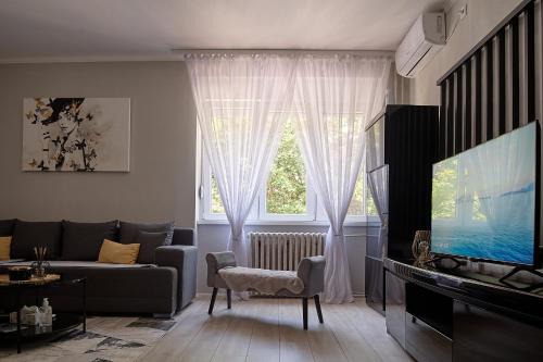 Emili apartman Novi Sad stan na dan smestaj u ulici Geri Karolja kod Limana sa balkonom odvojenom spavacom sobom parking