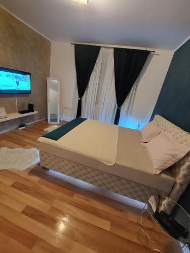 Moderno dizajniran i lepo osvetljen enterijer objekta Creative studio 4 Novi Sad.